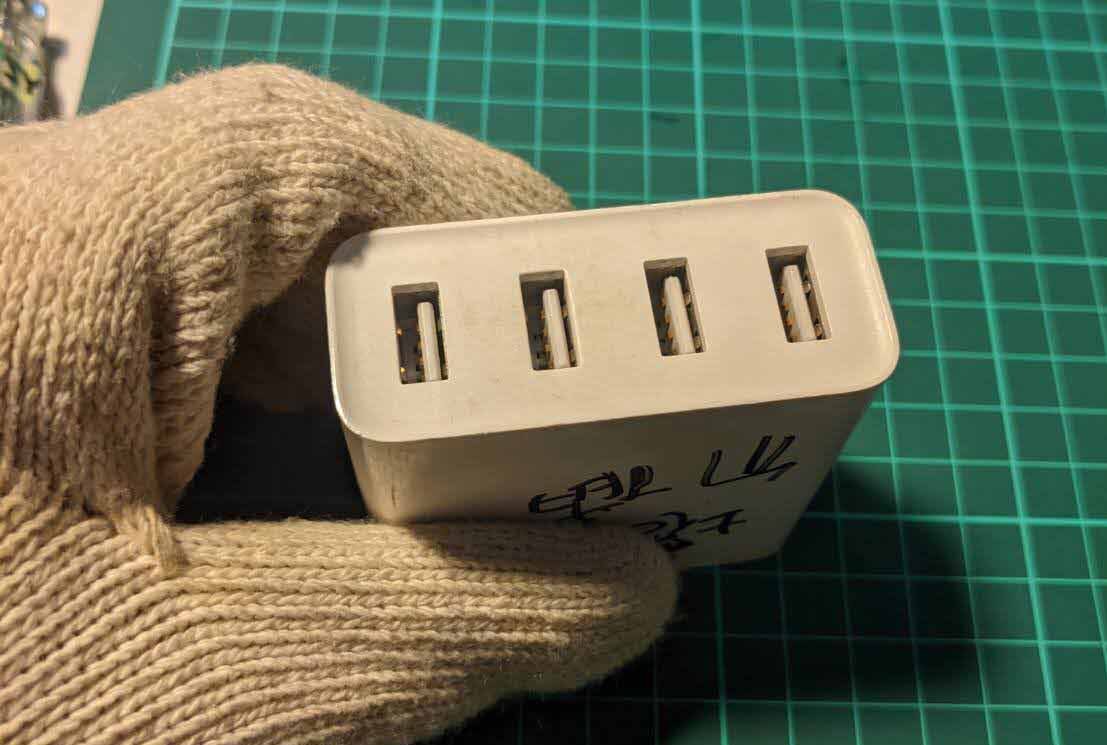 小米4port USB充電器