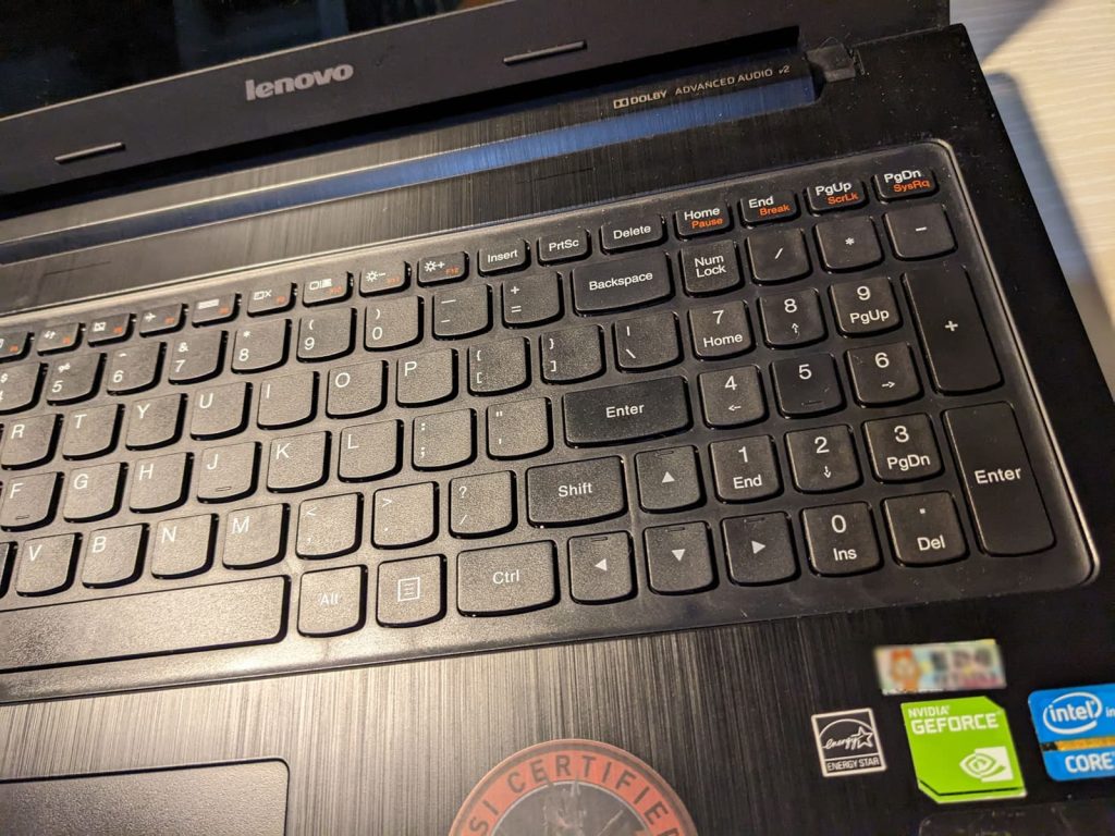 [DIY 筆電維修]Lenovo G500s筆電鍵盤如何更換?筆電鍵盤更換教學!