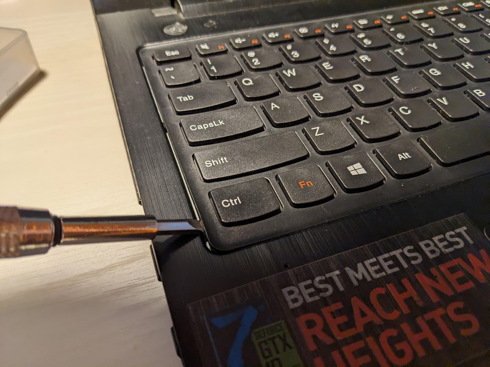 [DIY 筆電維修]Lenovo G500s筆電鍵盤如何更換?筆電鍵盤更換教學!