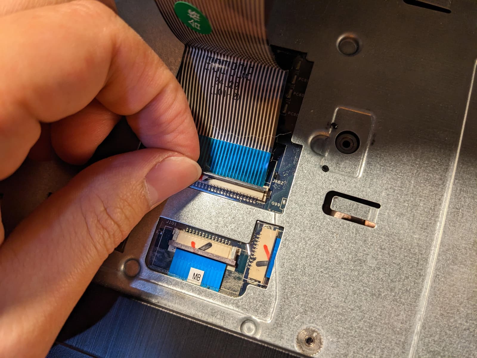 [DIY 筆電維修]Lenovo G500s筆電鍵盤如何更換?筆電鍵盤更換教學!