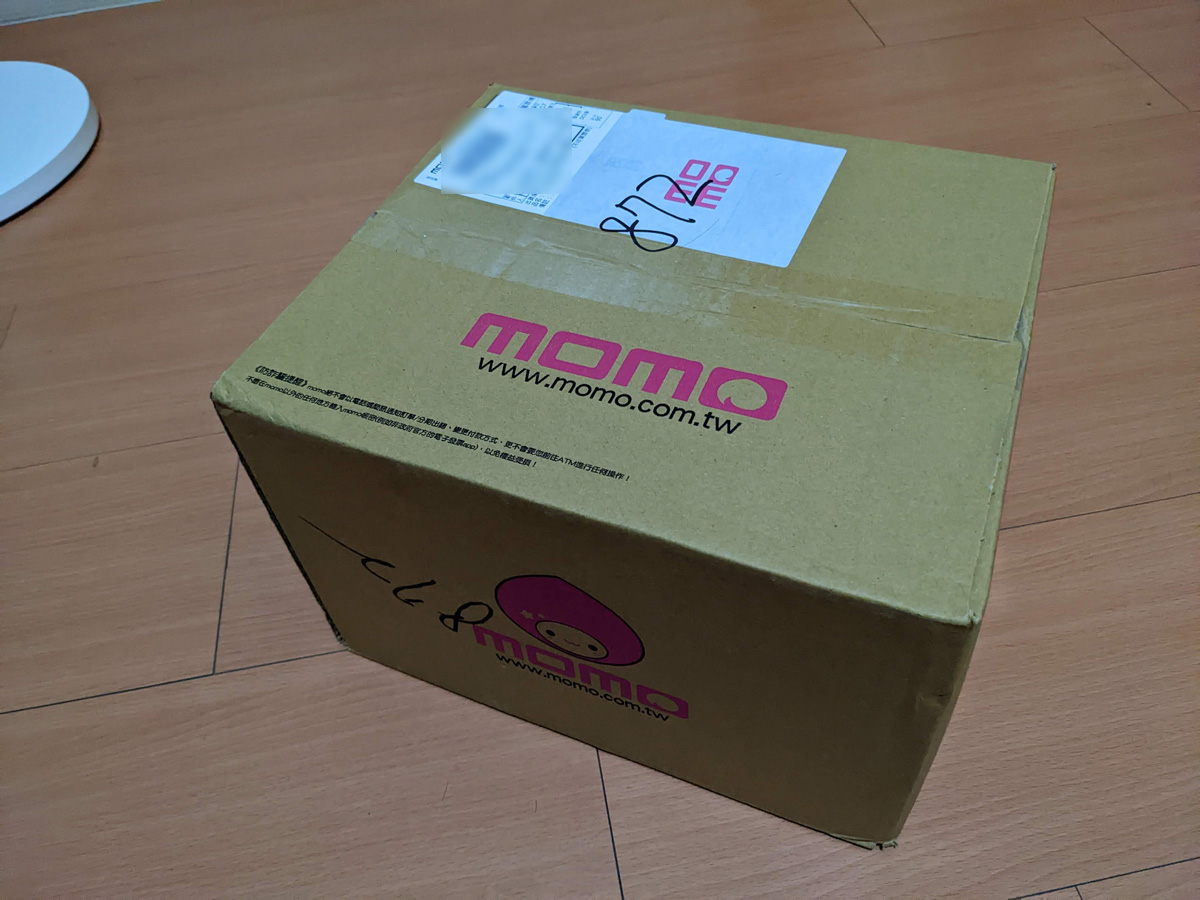 momo購物的外箱